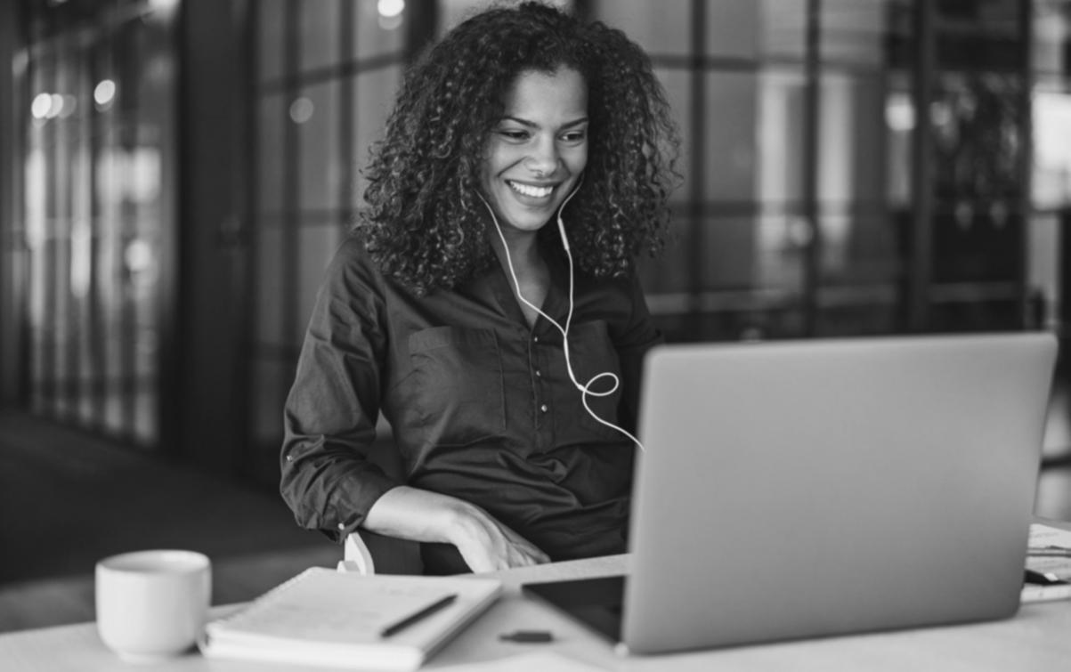 Análisis de planificación económica durante webinar interactivo